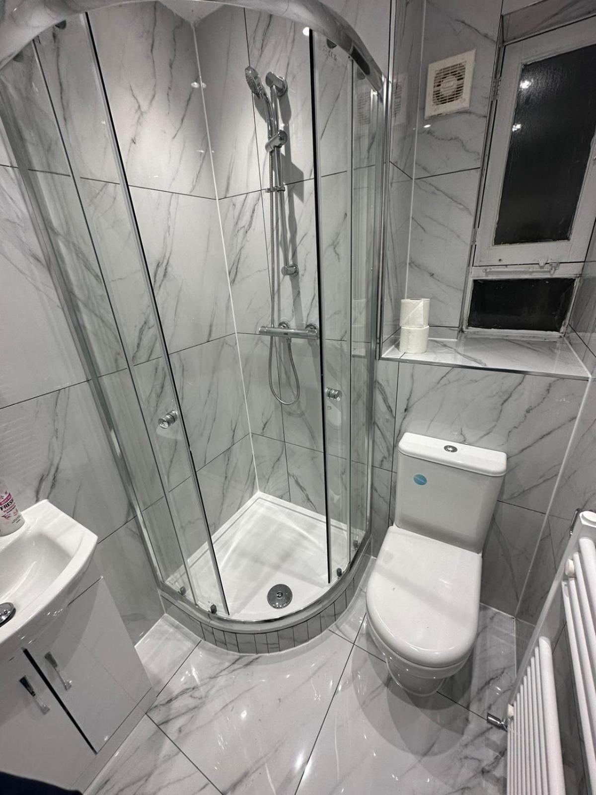 3 Bedroom King Cross Station City Centre Лондон Экстерьер фото