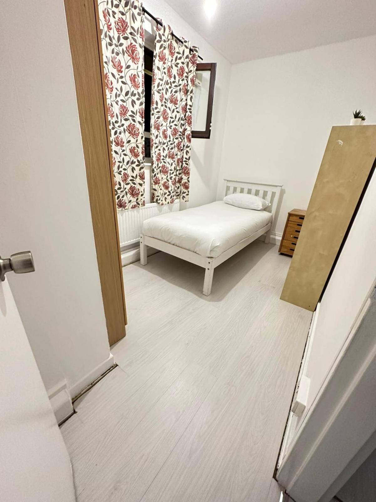 3 Bedroom King Cross Station City Centre Лондон Экстерьер фото